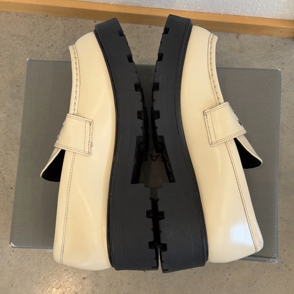 Vagabond Shoemakers Cosmo 2.0 Off White Loafer Silver Buckle Womens 10 Chunky - Picture 11 of 16